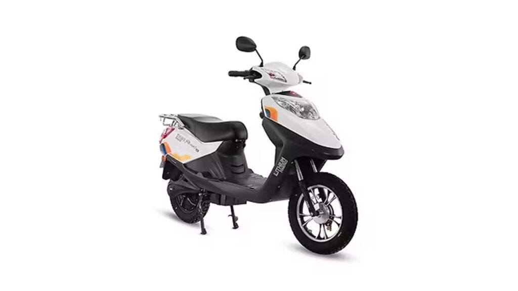 Hero Electric Flash without license electric scooter 2025 with 85 km range and 25 kmph top speed design.