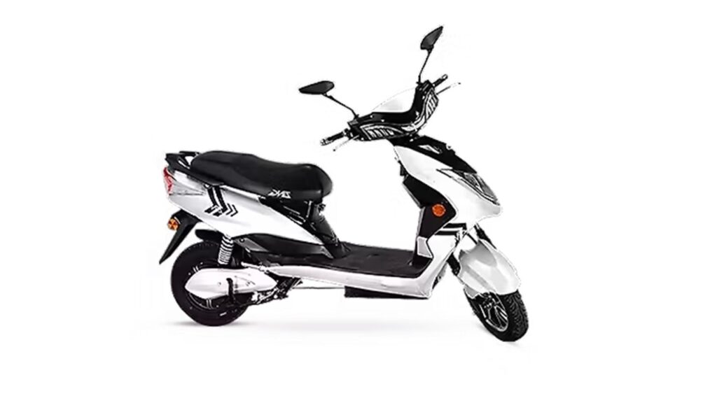 Kinetic Green Zing Standard without license electric scooter 2025 with 70 km range and 25 kmph top speed design.